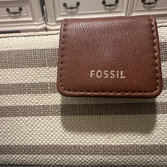 Used wallet but in good condition. Used two times. No stains or scratches - Picture 5 of 5